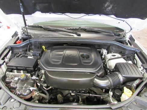 Used 2021 Jeep Grand Cherokee Laredo AWD/4WD image 34
