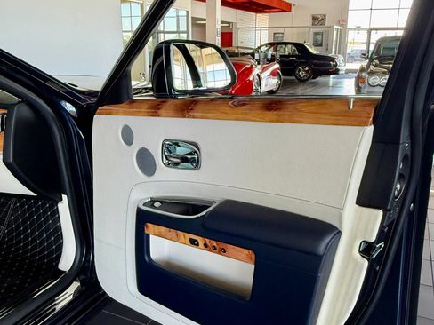 Used 2012 Rolls-Royce Ghost RWD image 29