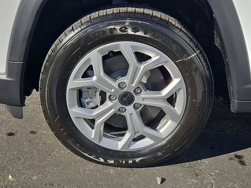 New 2026 Jeep Compass Latitude image 14