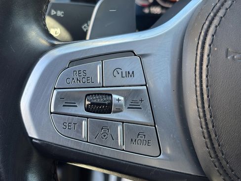 Used 2021 BMW 750i xDrive w/ Luxury Rear Seating Package image 10