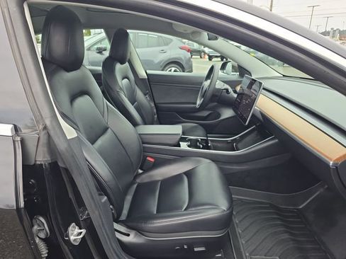 Used 2020 Tesla Model 3 Standard Range image 11