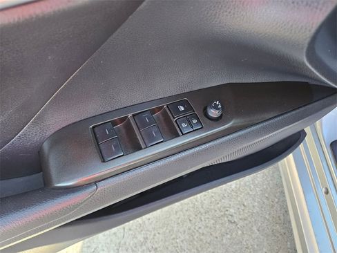 Used 2024 Toyota Camry SE image 15