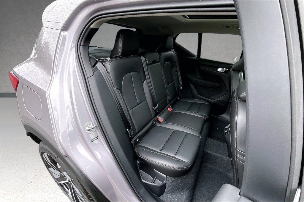New 2026 Volvo XC40 B5 Ultra w/ Protection Package Premier AWD/4WD image 11