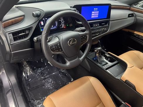 Certified 2023 Lexus ES 300h w/ Premium Package FWD image 16