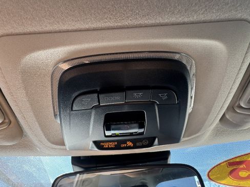 Used 2025 Toyota Corolla LE image 18