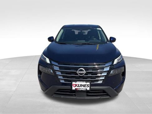 Used 2025 Nissan Rogue SV AWD/4WD image 2