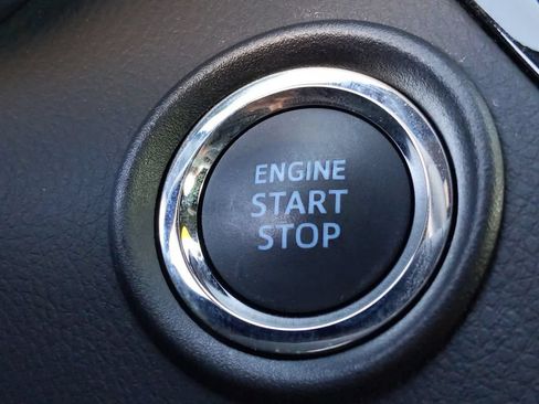 Used 2019 Toyota C-HR Limited FWD image 27