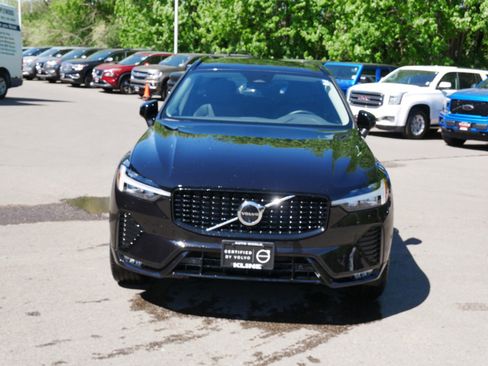 Certified 2025 Volvo XC60 B5 Plus w/ Climate Package AWD/4WD image 2
