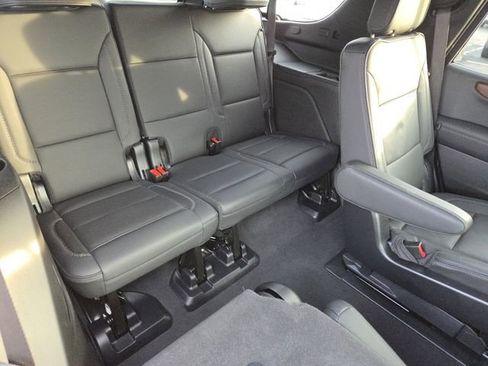 Used 2025 GMC Yukon Denali image 31