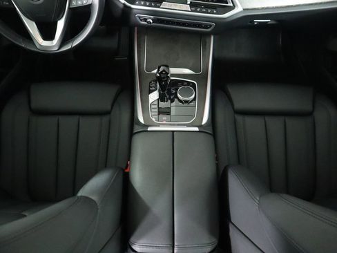 Used 2022 BMW X5 sDrive40i w/ Parking Assistance Package image 17