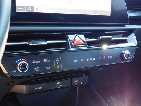 Used 2024 Kia Niro Wind w/ Wind Preserve Package FWD image 21
