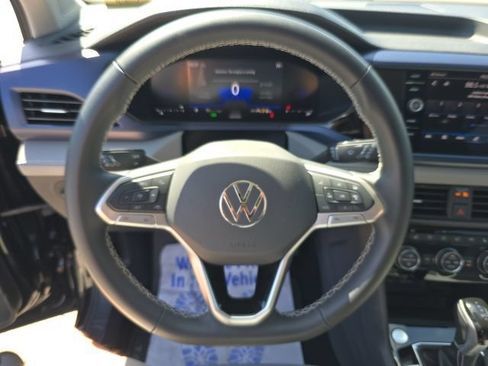 Used 2024 Volkswagen Taos SE AWD/4WD image 21