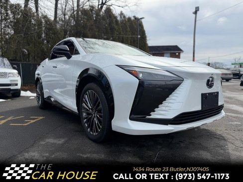 Used 2025 Lexus RZ 300e w/ Accessory Package (Z1) image 6
