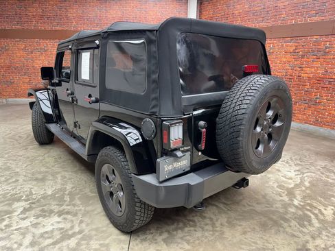 Used 2017 Jeep Wrangler Unlimited Sport AWD/4WD image 2