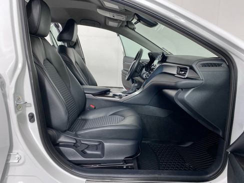 Used 2024 Toyota Camry SE FWD image 18