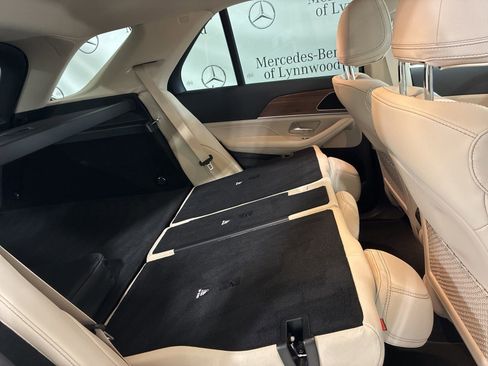 New 2026 Mercedes-Benz GLE 450e 4MATIC image 17