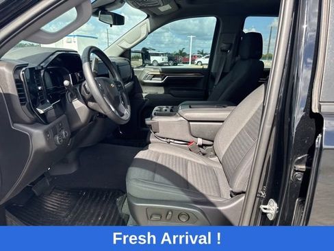 Used 2023 Chevrolet Silverado 1500 LT RWD image 2