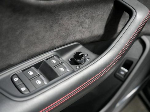 Used 2022 Audi RS Q8 image 32