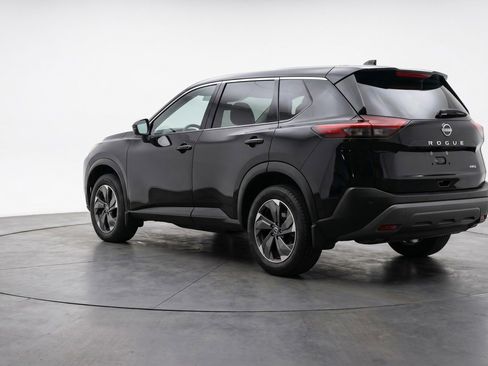 Used 2025 Nissan Rogue SV AWD/4WD image 6