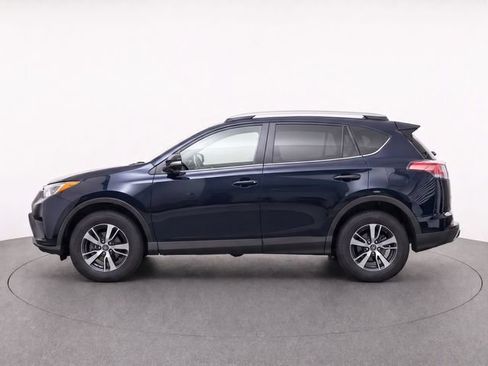 Used 2018 Toyota RAV4 XLE AWD/4WD image 6