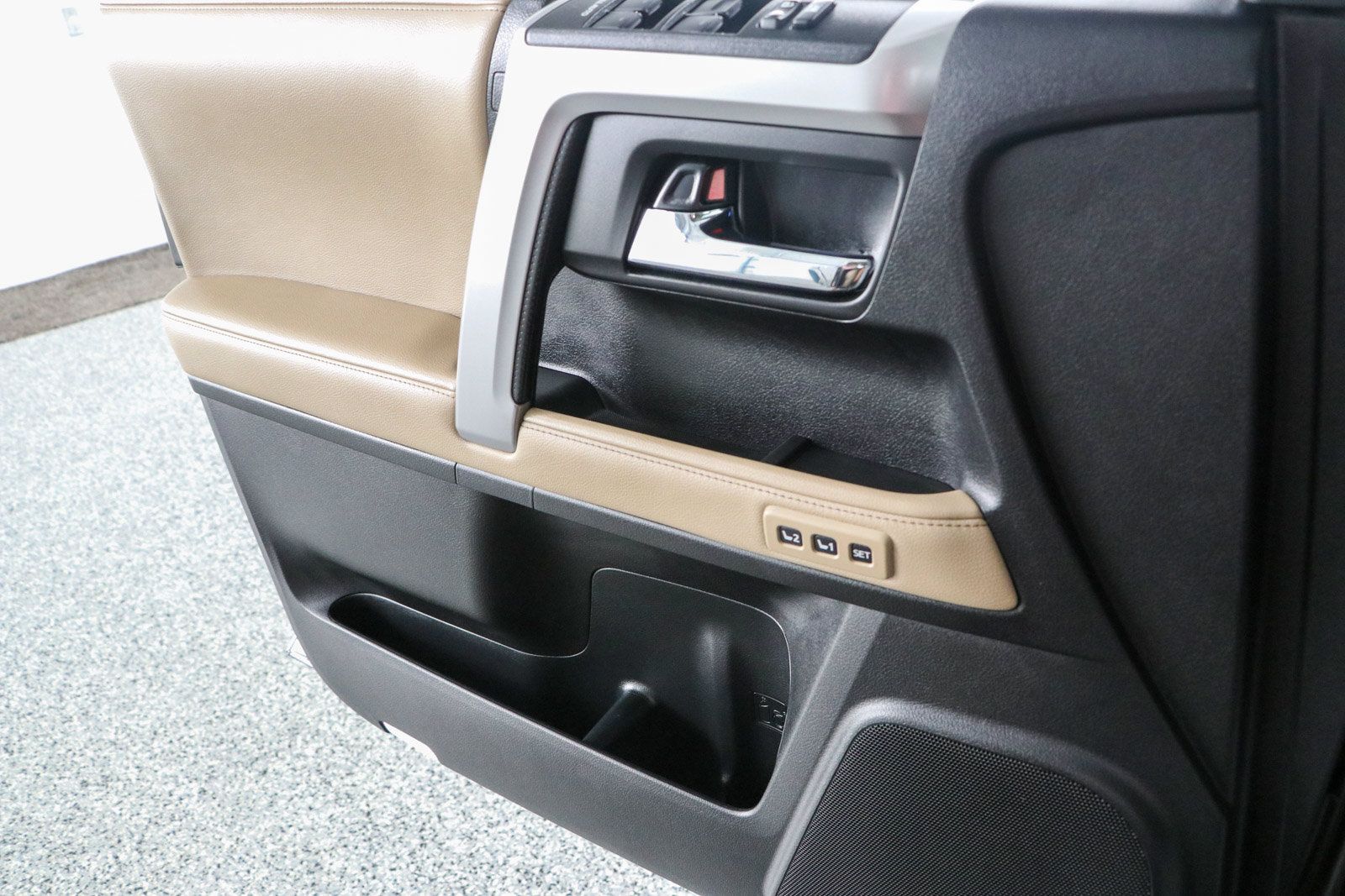 Used 2024 Toyota 4Runner Limited AWD/4WD image 23