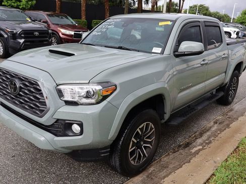 Used 2023 Toyota Tacoma TRD Sport RWD image 2