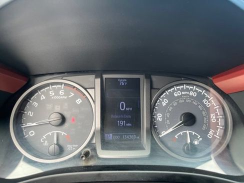 Used 2016 Toyota Tacoma TRD Off-Road w/ Towing Package AWD/4WD image 23