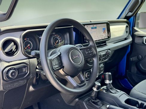 Used 2024 Jeep Wrangler Unlimited Sport AWD/4WD image 17