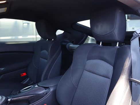 Used 2020 Nissan 370Z Coupe RWD image 7