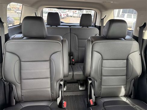 Used 2021 GMC Acadia Denali w/ Denali Technology Package image 12