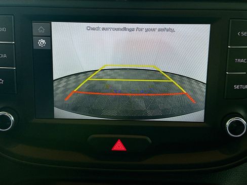 Used 2025 Kia Soul LX w/ LX Technology Package image 23