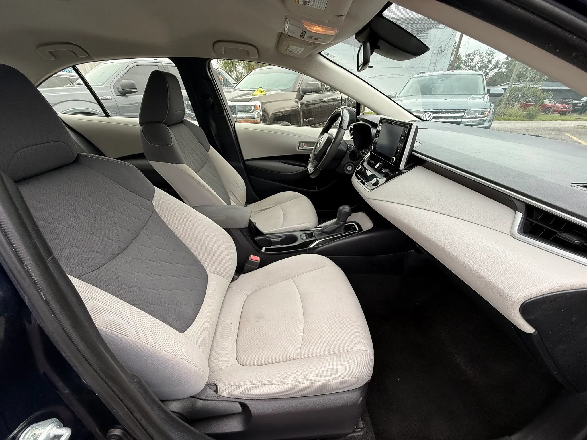 Used 2020 Toyota Corolla LE FWD image 12