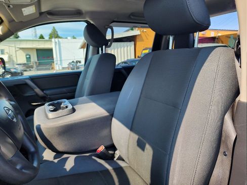 Used 2014 Nissan Titan S AWD/4WD image 14