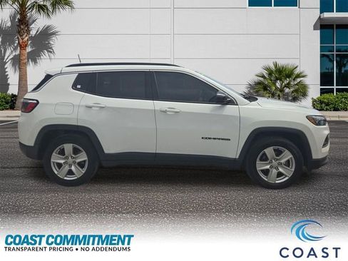 Used 2022 Jeep Compass Latitude FWD image 5