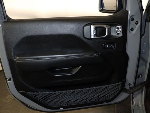 Used 2023 Jeep Wrangler Unlimited Sahara AWD/4WD image 26