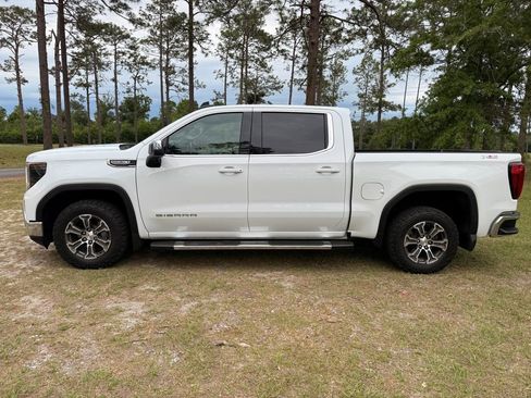 Used 2023 GMC Sierra 1500 SLE AWD/4WD image 2