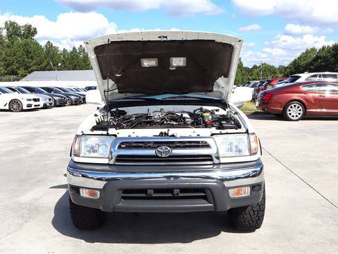 Used 1999 Toyota 4Runner SR5 w/ Upgrade Value Pkg 2 RWD image 47