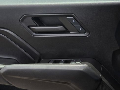 Used 2024 Chevrolet Colorado Trail Boss w/ Technology Package AWD/4WD image 11