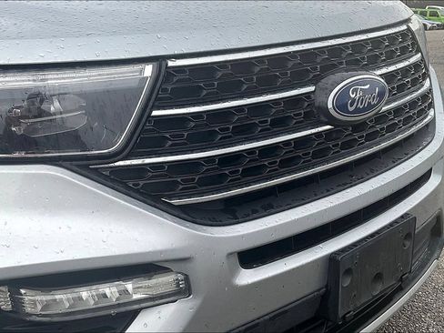 Used 2024 Ford Explorer XLT w/ Equipment Group 202A AWD/4WD image 33