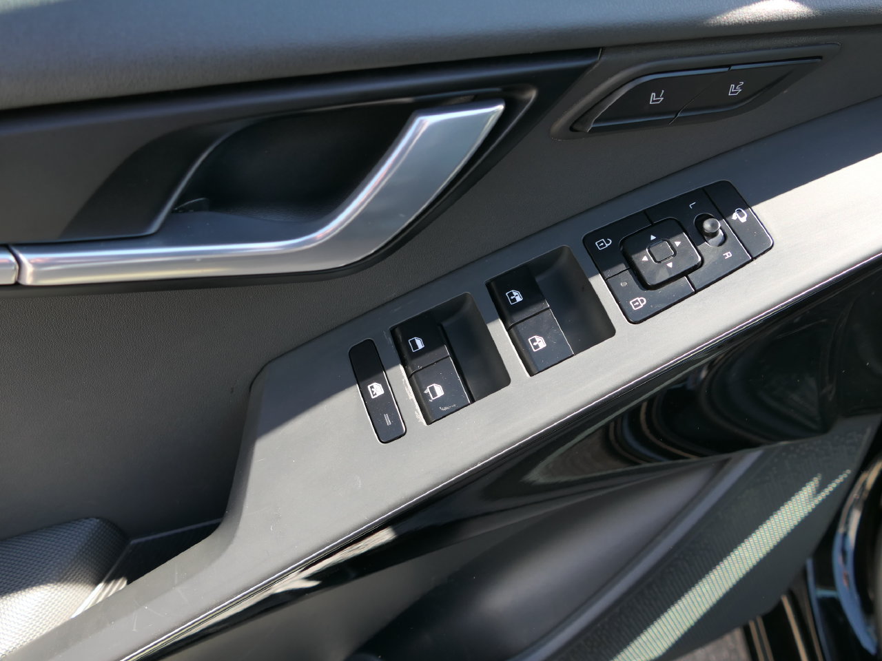 Certified 2023 Kia Niro SX Touring FWD image 14