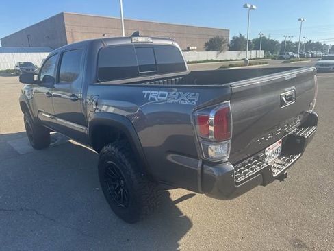 Used 2021 Toyota Tacoma TRD Off-Road w/ Technology Package image 12