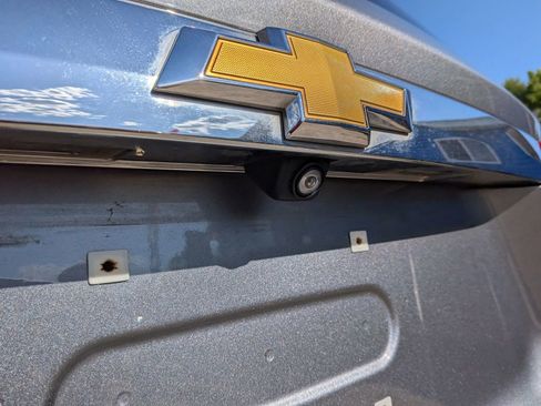 Used 2021 Chevrolet Traverse LS FWD image 15