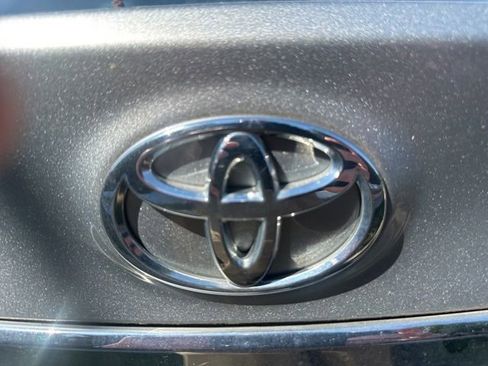 Used 2016 Toyota Avalon Touring FWD image 8
