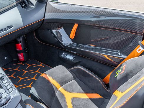 Used 2021 Lamborghini Aventador SVJ AWD/4WD image 31