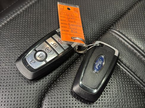 Used 2021 Ford Expedition Limited image 44