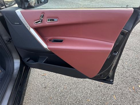 Used 2023 BMW iX xDrive50 w/ Premium Package image 14