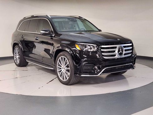 Used 2024 Mercedes-Benz GLS 580 4MATIC image 7