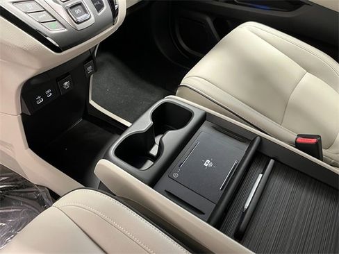 New 2026 Honda Odyssey Touring image 17
