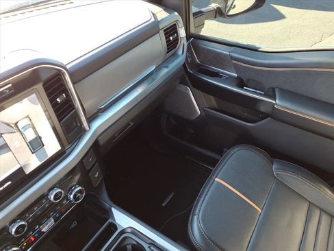 Used 2024 Ford F250 Platinum image 18
