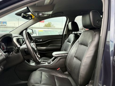 Used 2019 GMC Acadia SLT FWD image 18